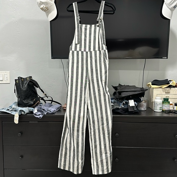 Carmar Overall Romper - Picture 2 of 2